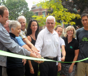 Ribbon cutting ceremony for Kew Beach School solar project